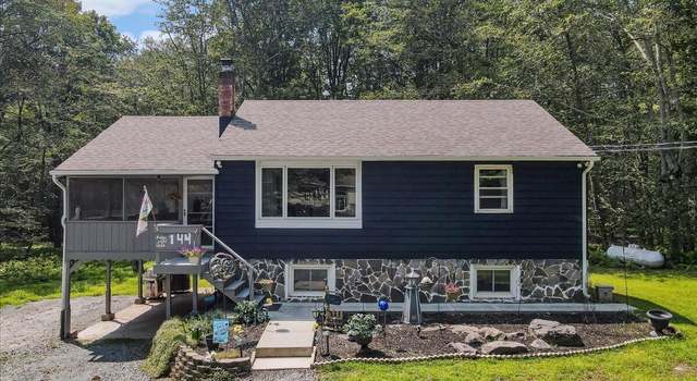 Photo of 144 View Dr, Greentown, PA 18426
