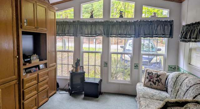 Photo of 193 Forest Glen Dr, Milford, PA 18337