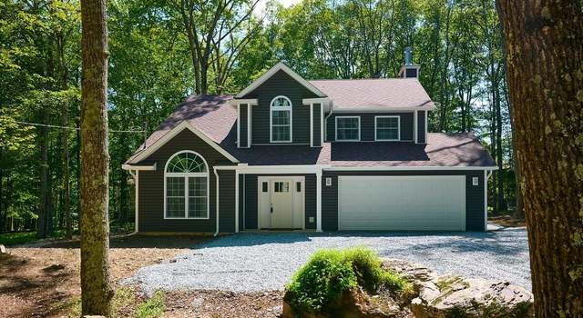 Photo of 110 Forest View Dr, Hawley, PA 18428