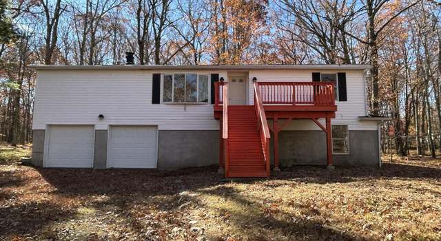 Photo of 107 Lower Lakeview Dr, Hawley, PA 18428