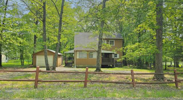 Photo of 102 Brownstone Dr, Milford, PA 18337