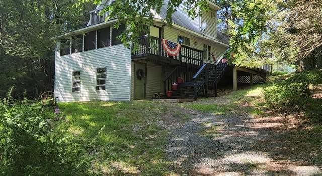 Photo of 101 Hemlock Balsom Dr, Greentown, PA 18426