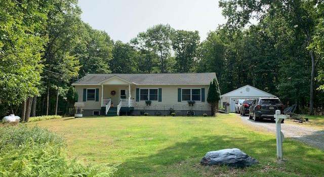 Photo of 109 Red Rock Cir, Hawley, PA 18428