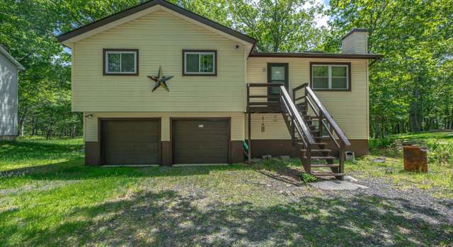 Photo of 152 Mallard Ln, Bushkill, PA 18324