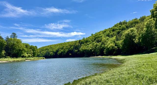 Photo of 564A Peggy Runway Rd, Beach Lake, PA 18405