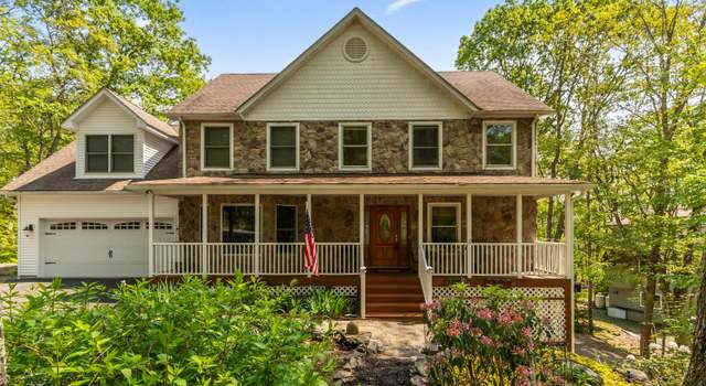 Photo of 119 Canoebrook Dr, Hawley, PA 18428