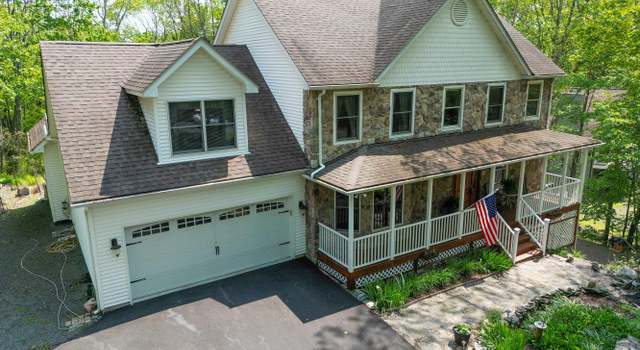 Photo of 119 Canoebrook Dr, Hawley, PA 18428