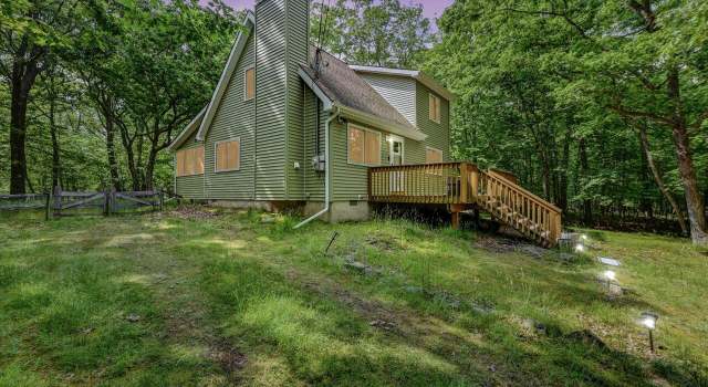 Photo of 124 Granite Dr, Hawley, PA 18428