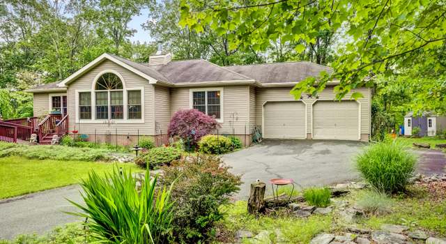 Photo of 1419 Bear Dr, Bushkill, PA 18324