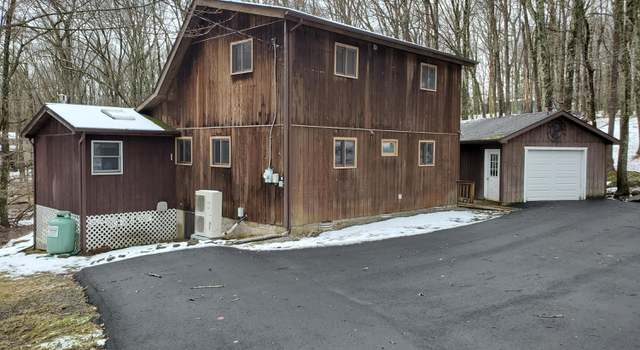 Photo of 167 Deer Trail Dr, Hawley, PA 18428