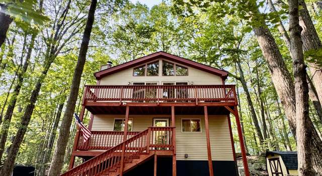 Photo of 13 Huron Ct, Lake Ariel, PA 18436