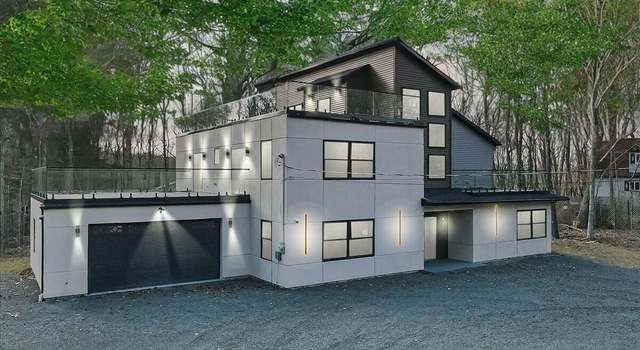 Photo of 328 Forest Dr, Lords Valley, PA 18428