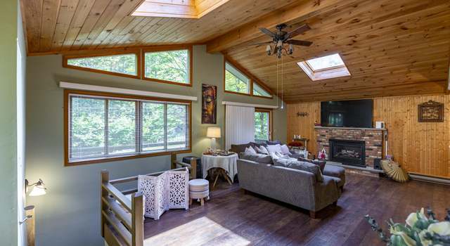 Photo of 150 Chestnuthill Dr, Lake Ariel, PA 18436