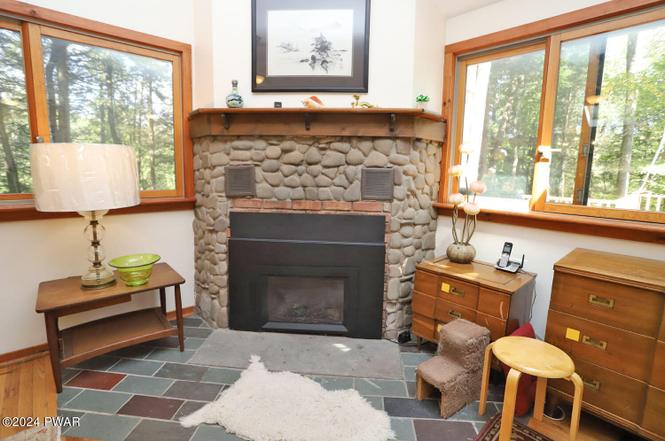 590 John Davis Rd - Photo 12 of 29 590 John Davis Rd