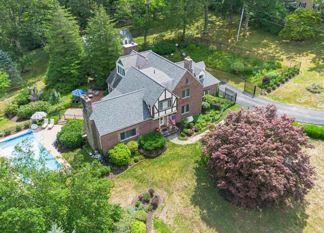 Property at 947 St. Clair Rd, Johnstown, PA 15905, 4 beds, 4 baths