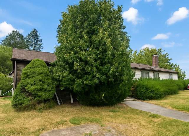 Property at 201 Beech St, Somerset, PA 15501, 2 beds, 1 bath