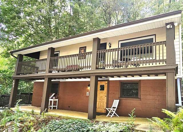 Property at 301 Southmont Blvd, Johnstown, PA 15905, 2 beds, 1.5 baths