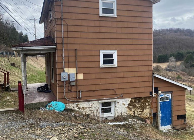 Property at 513 Nicktown Hill Rd, Northern Cambria, PA 15714, 2 beds, 1 bath