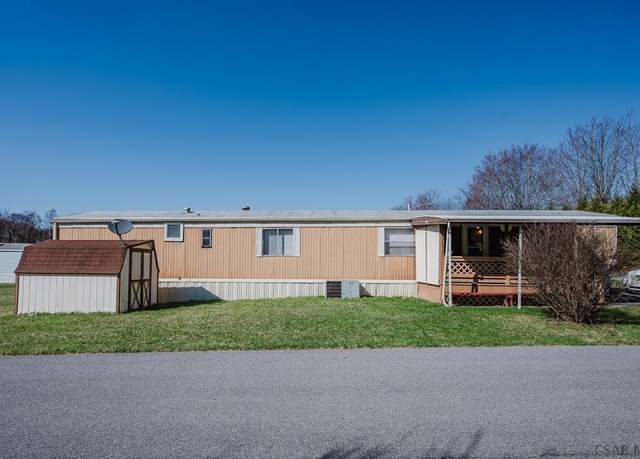 Property at 454 Stonehedge Ct, Johnstown, PA 15904, 2 beds, 1 bath