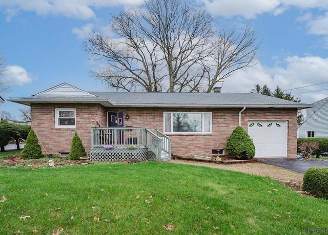 Property at 115 Nice Ave, Johnstown, PA 15905, 3 beds, 1.5 baths