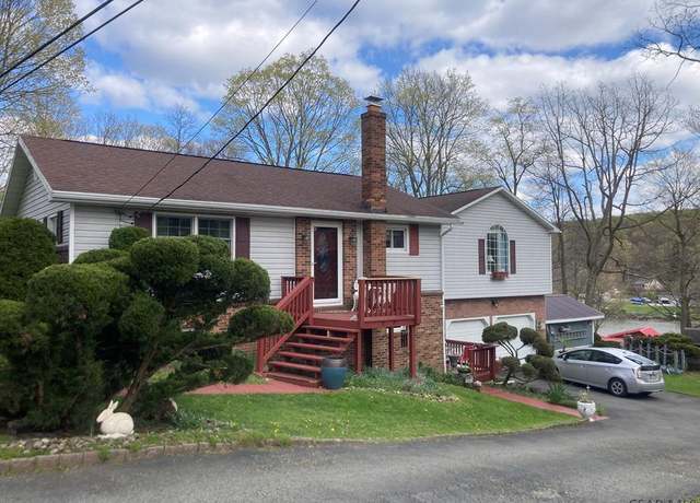 Property at 1040 Causeway Dr, Friedens, PA 15541, 3 beds, 3 baths