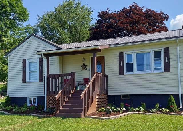 Property at 344 Pine St, Central City, PA 15926, 3 beds, 2.5 baths