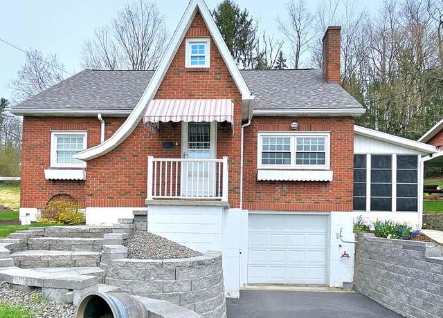 Property at 224 Mabel St, Johnstown, PA 15905, 3 beds, 3 baths