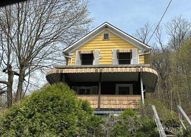 Property at 298 Lunen St, Johnstown, PA 15902, 2 beds, 1 bath