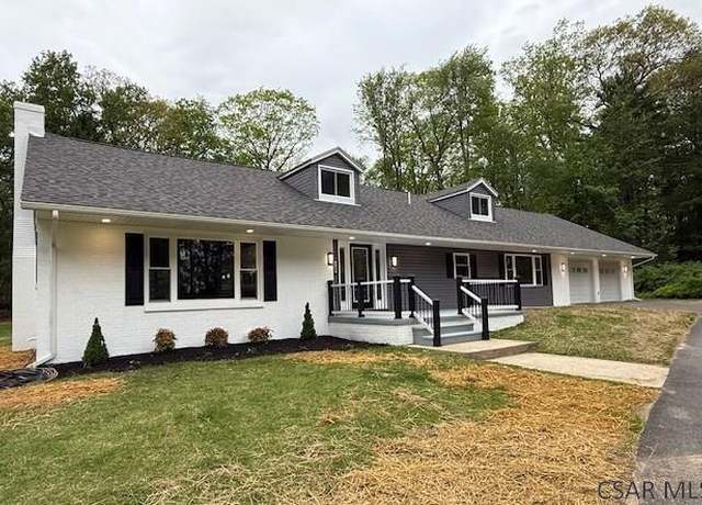 Property at 2200 Dundee Ln, Johnstown, PA 15905, 4 beds, 2 baths