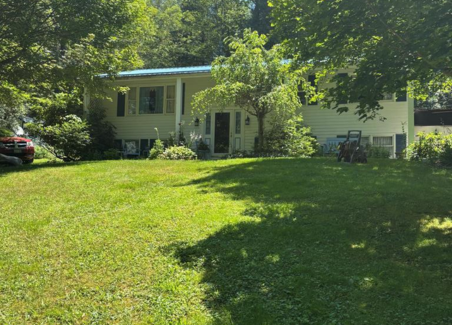 Property at 1706 Pine Valley Rd, Fairhope, PA 15538, 3 beds, 2 baths