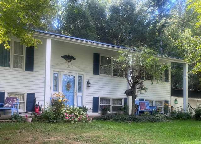 Property at 1706 Pine Valley Rd, Fairhope, PA 15538, 3 beds, 2 baths