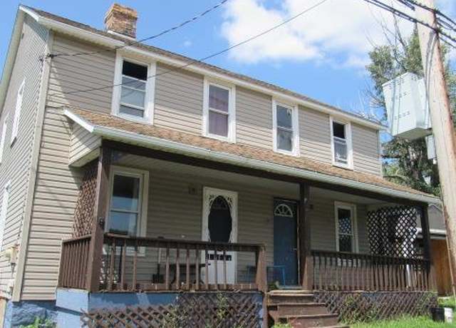 Property at 110 Coal St, Jerome, PA 15937, 6 beds, 2 baths