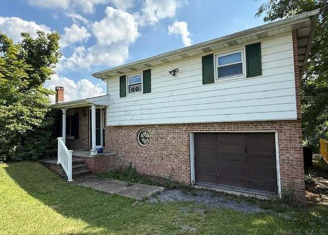 Property at 124 Colonial Dr, Davidsville, PA 15928, 3 beds, 2 baths