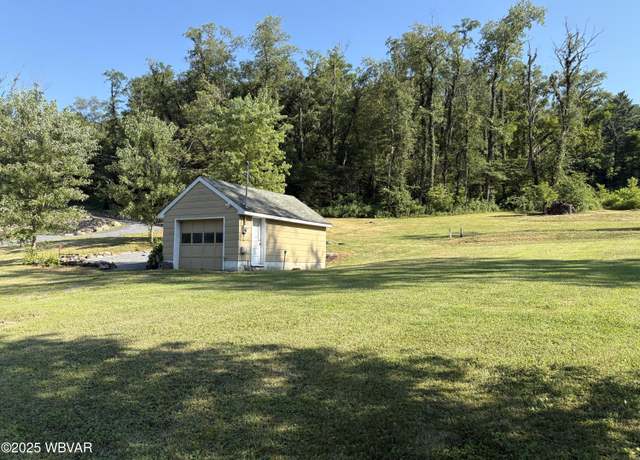 Property at 138 Gwynned Wynd, Mill Hall, PA 17751