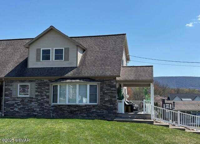 Property at 2726 Lincoln Dr, Montoursville, PA 17754, 3 beds, 2.5 baths