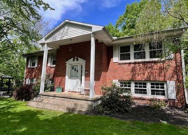 Property at 1600 Overbrook Rd, Williamsport, PA 17701, 4 beds, 3 baths