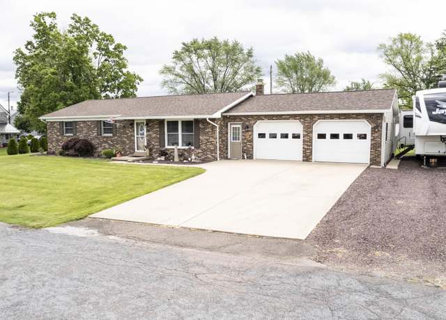Property at 15 Hillview Ave, Williamsport, PA 17701, 3 beds, 2.5 baths