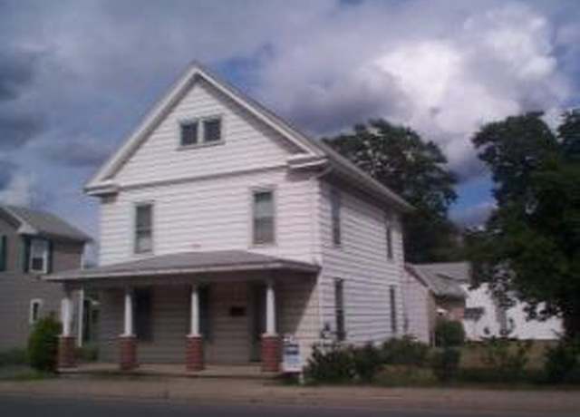 Property at 625 N Market St, Selinsgrove, PA 17870, 2 beds, 1.5 baths