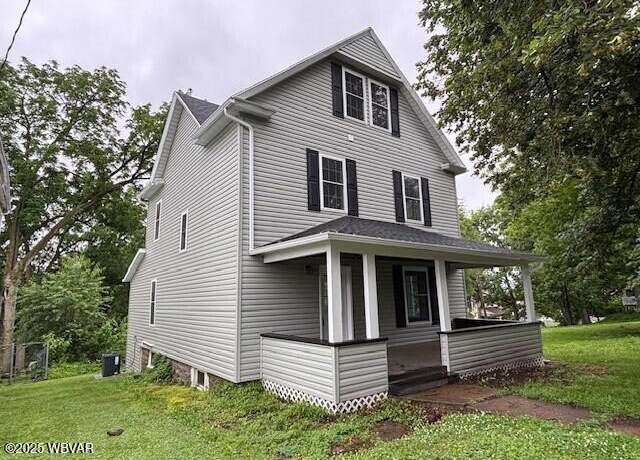Property at 1021 Louisa St, Williamsport, PA 17701, 3 beds, 2.5 baths