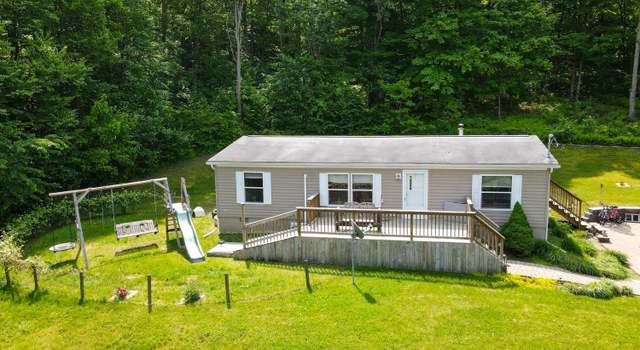 Photo of 37 Shinndig Ln, Mill Hall, PA 17751