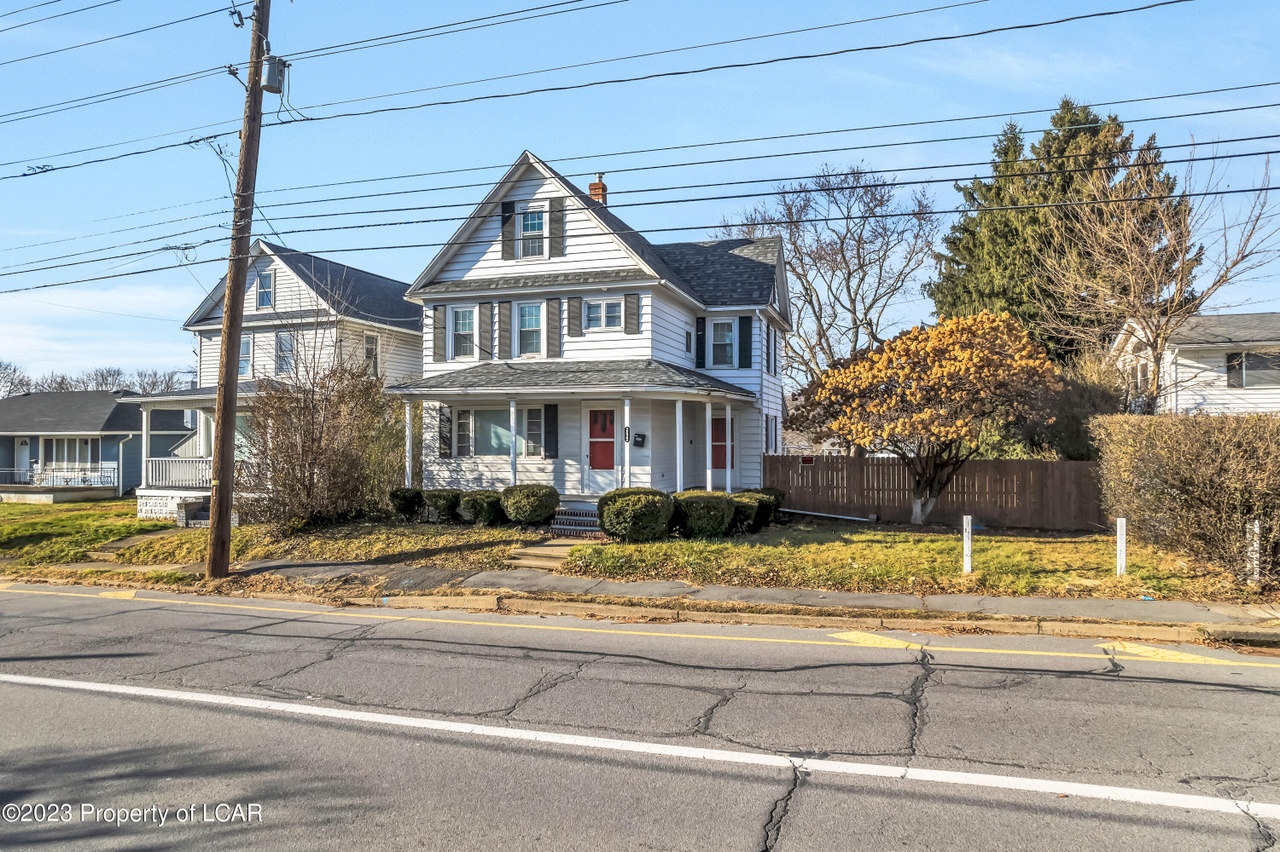 2622 Pittston Ave Scranton PA 18505 MLS 23 5964 Redfin