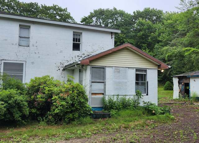 Property at 2035 Bear Creek Blvd, Bear Creek, PA 18702, 3 beds, 2 baths