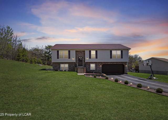 Property at 33 Sunset Dr, Hazle Twp, PA 18201, 4 beds, 2.5 baths