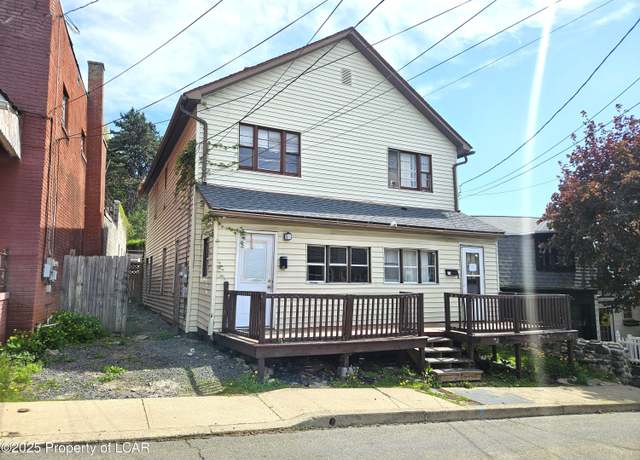 Property at 210 212 Center Ave, Plymouth, PA 18651, 6 beds, 2 baths