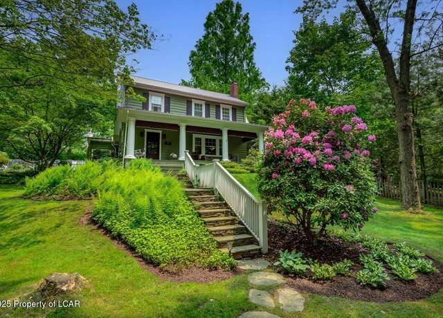 Property at 116 Doran Dr, Shavertown, PA 18708, 3 beds, 2.5 baths