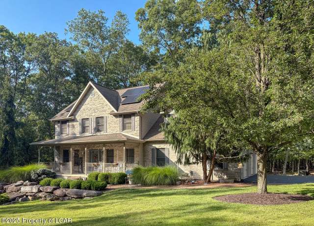 Property at 26 Muskegon Cir, Hazle Twp, PA 18202, 4 beds, 3.5 baths