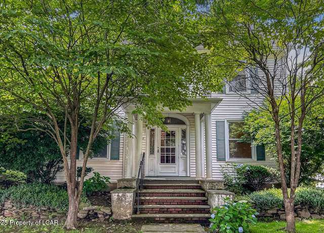 Property at 552 Charles Ave, Kingston, PA 18704, 5 beds, 4.5 baths