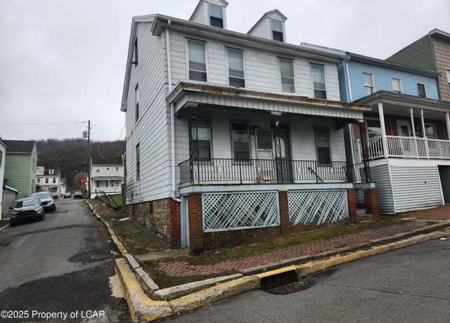 Property at 1200 Walnut St, Ashland, PA 17921, 3 beds, 1 bath