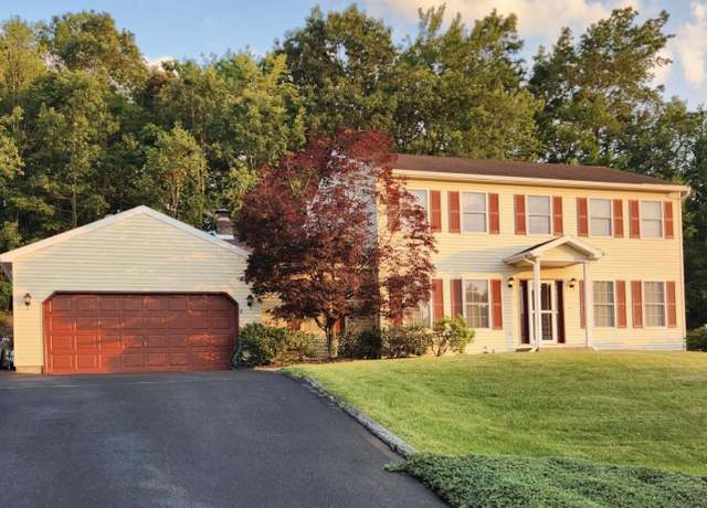 Property at 77 Valley View Dr, Mountain Top, PA 18707, 4 beds, 3.5 baths
