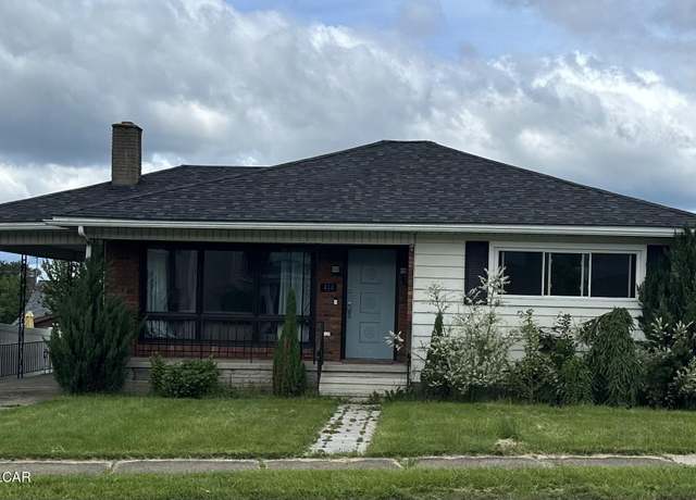 Property at 414 Moosic Rd, Old Forge, PA 18518, 2 beds, 1 bath